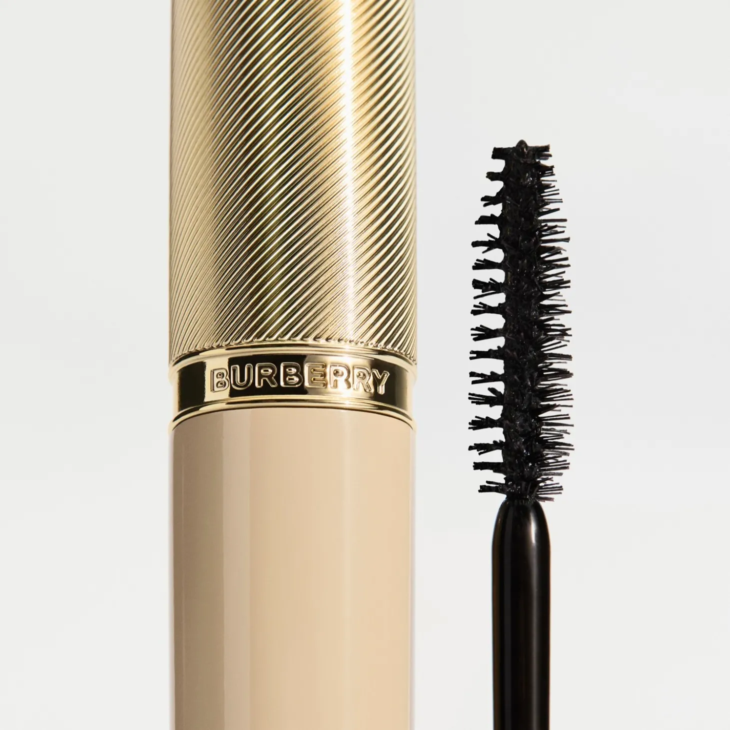 Beyond Volume Mascara – Intense Black No.01