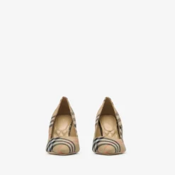 Check Dame Pumps​