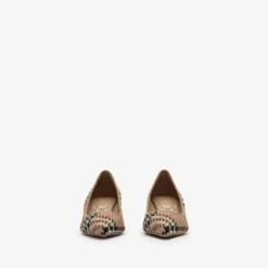 Check Dame Pumps​