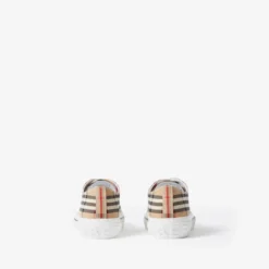 Check Sneakers