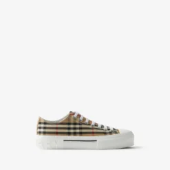 Check Sneakers