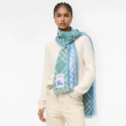 Gradient Check Wool Silk Scarf