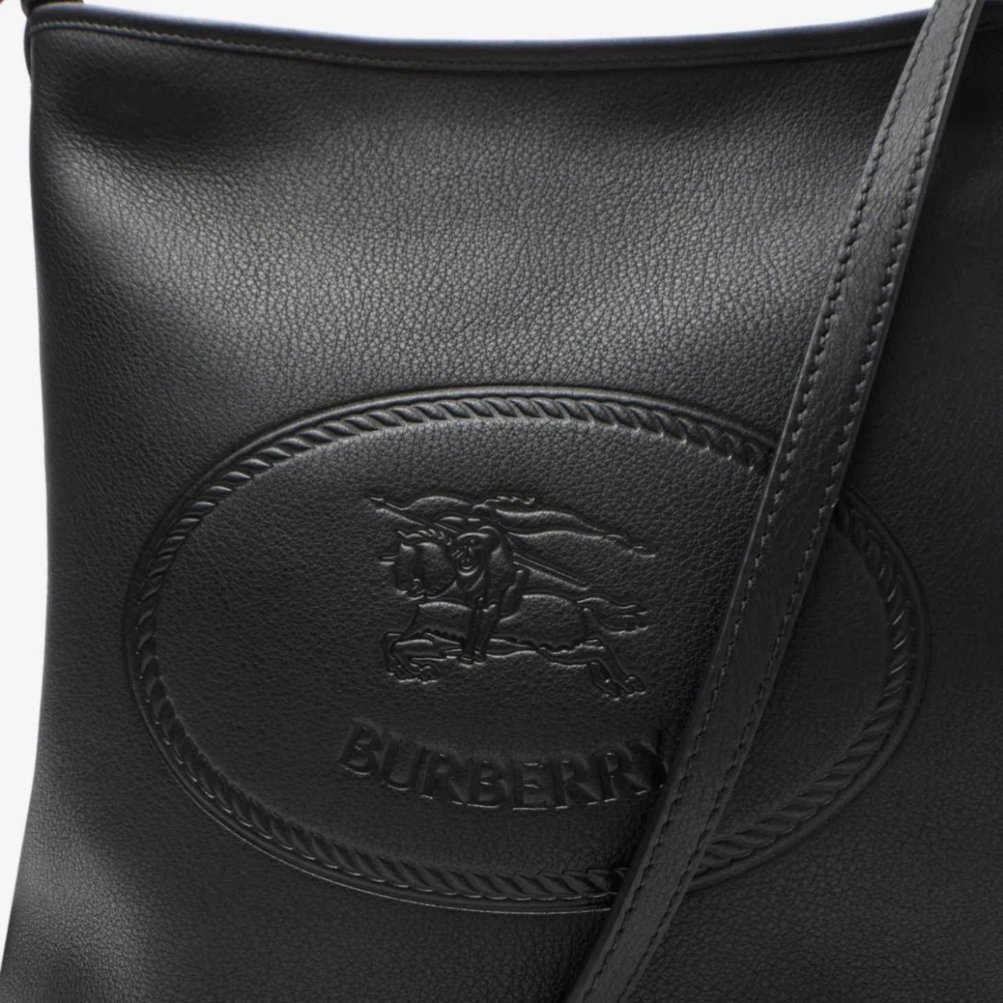 Medium Highlands Shoulder Bag